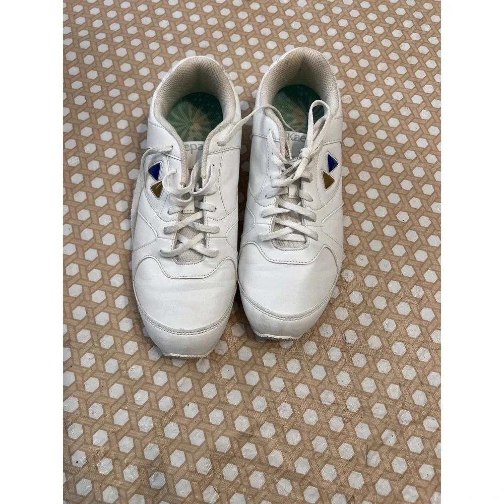 Kaepa white cheerful